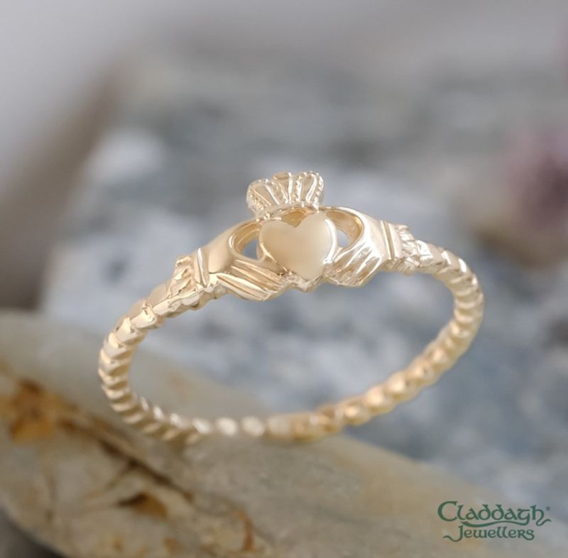 10kt Yellow Gold Beaded Band Claddagh Ring
